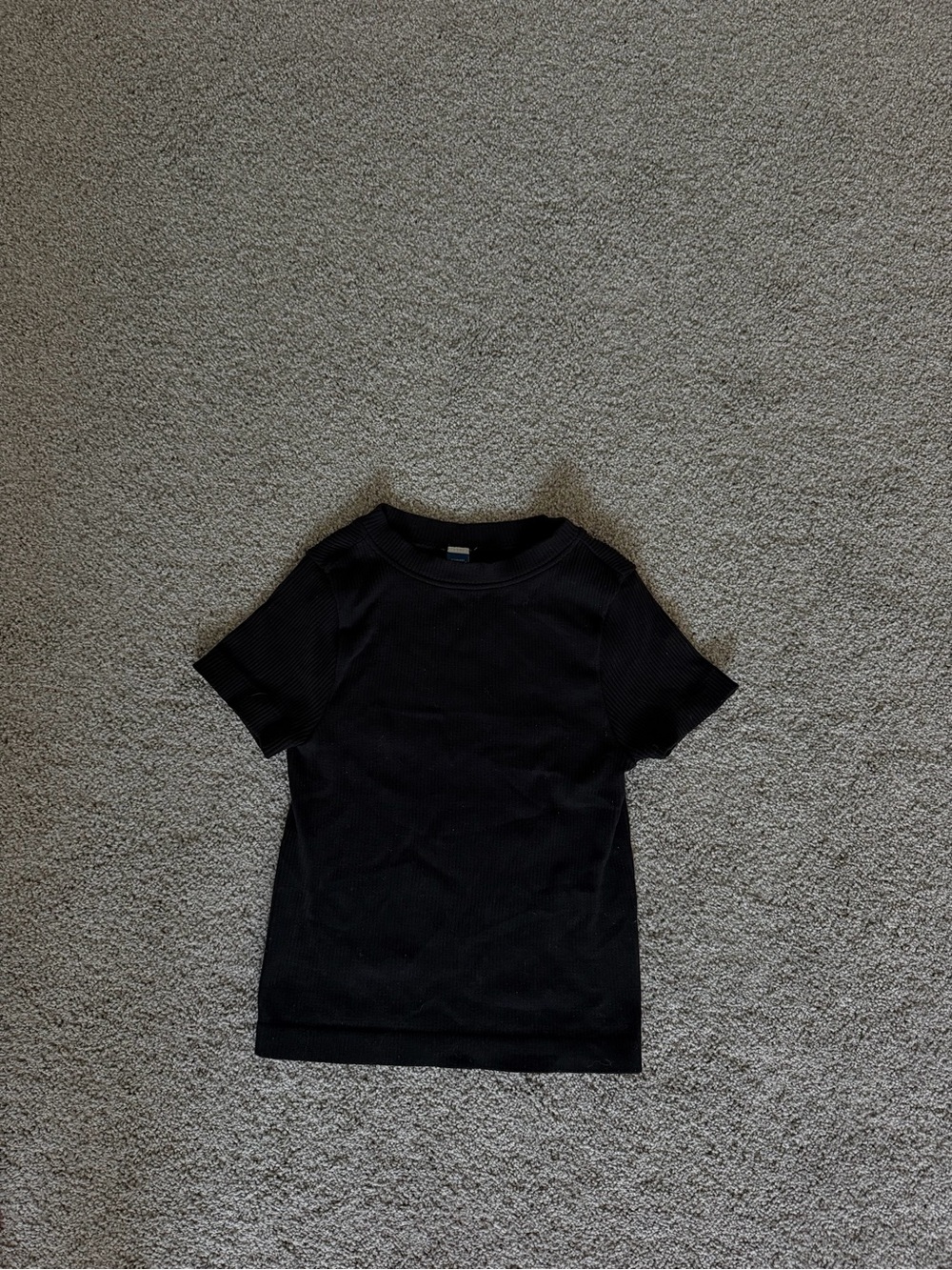 Old navy black tshirt
